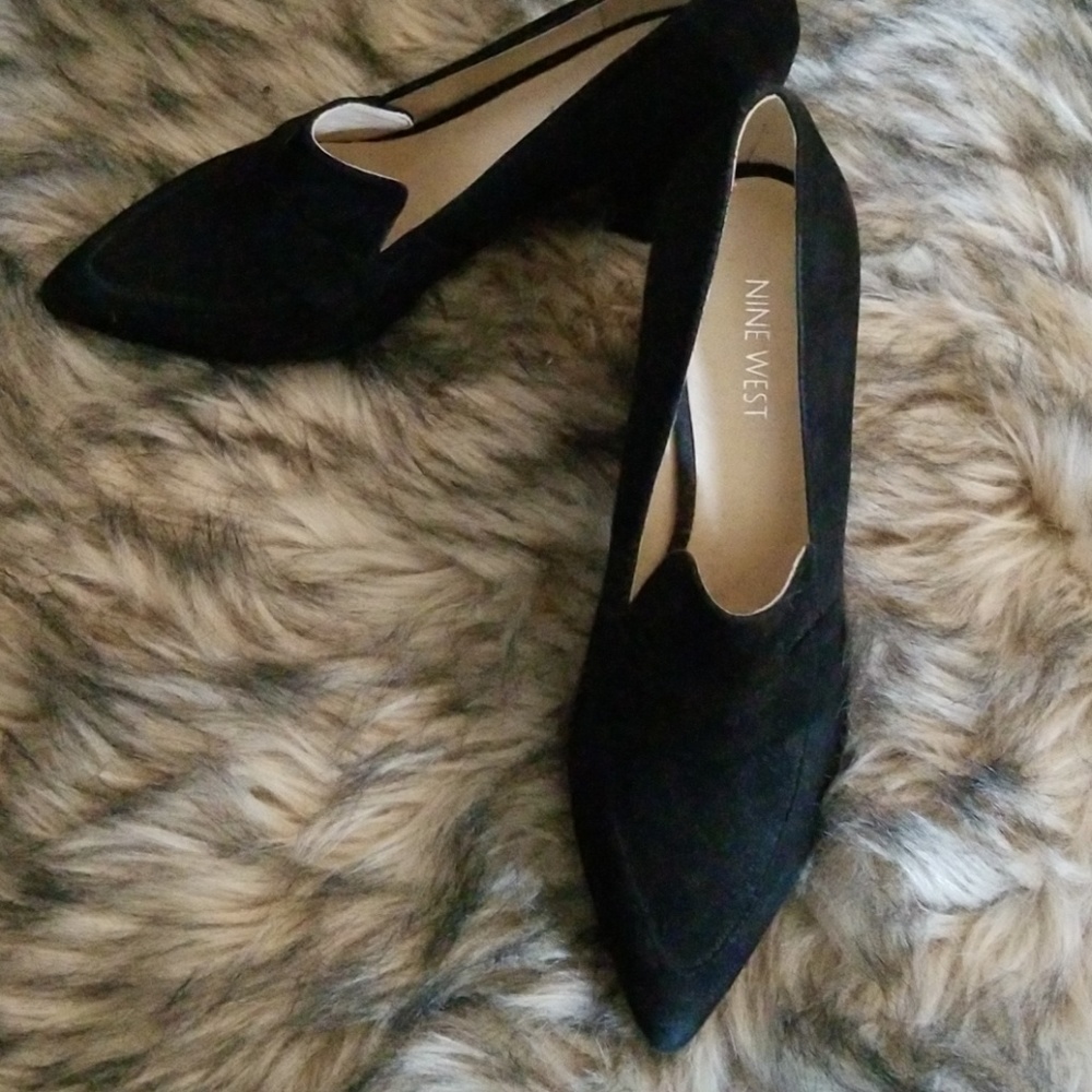 Shoes - Picture 2 of 4